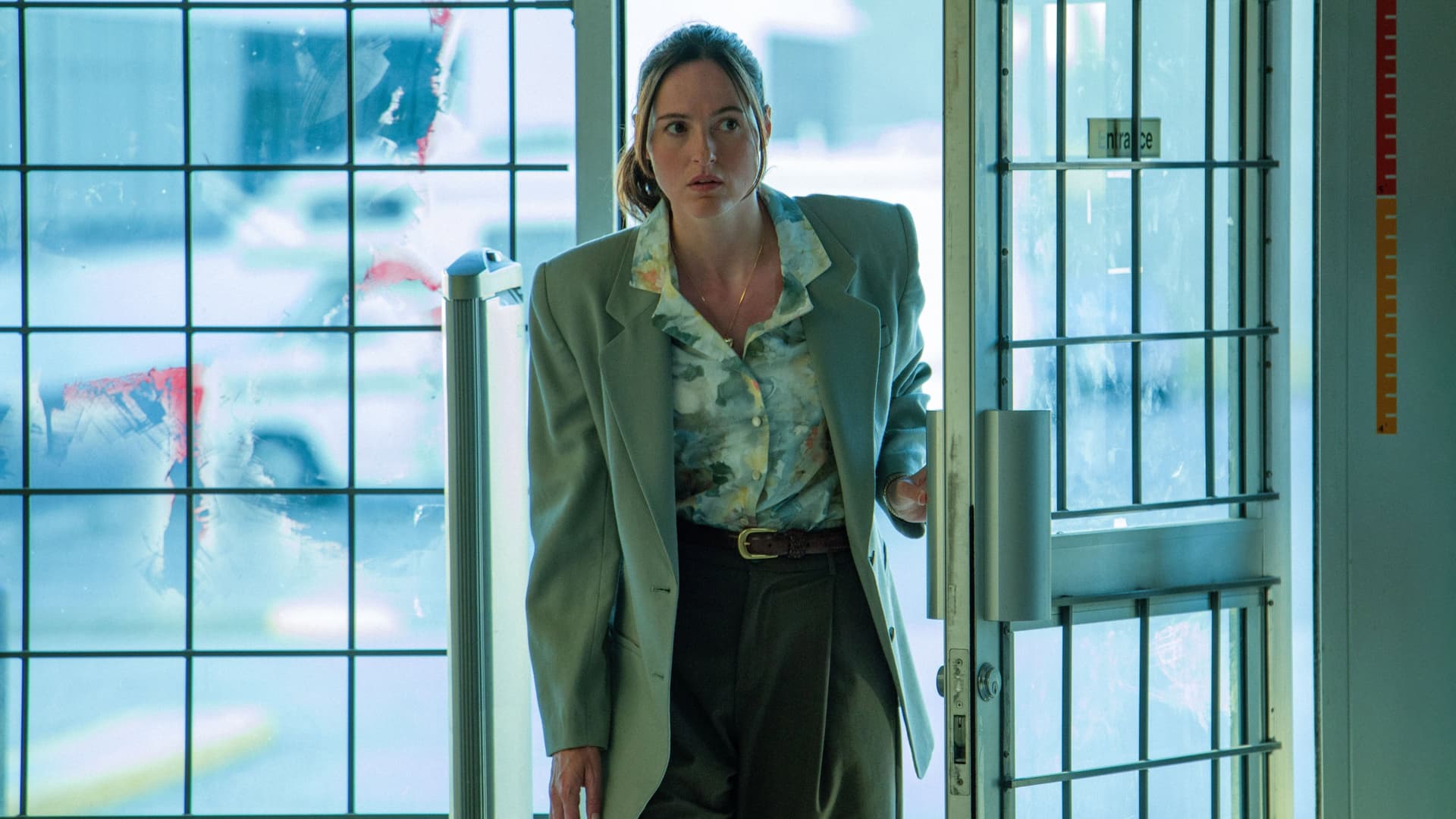 Backrooms – kuva elokuvasta